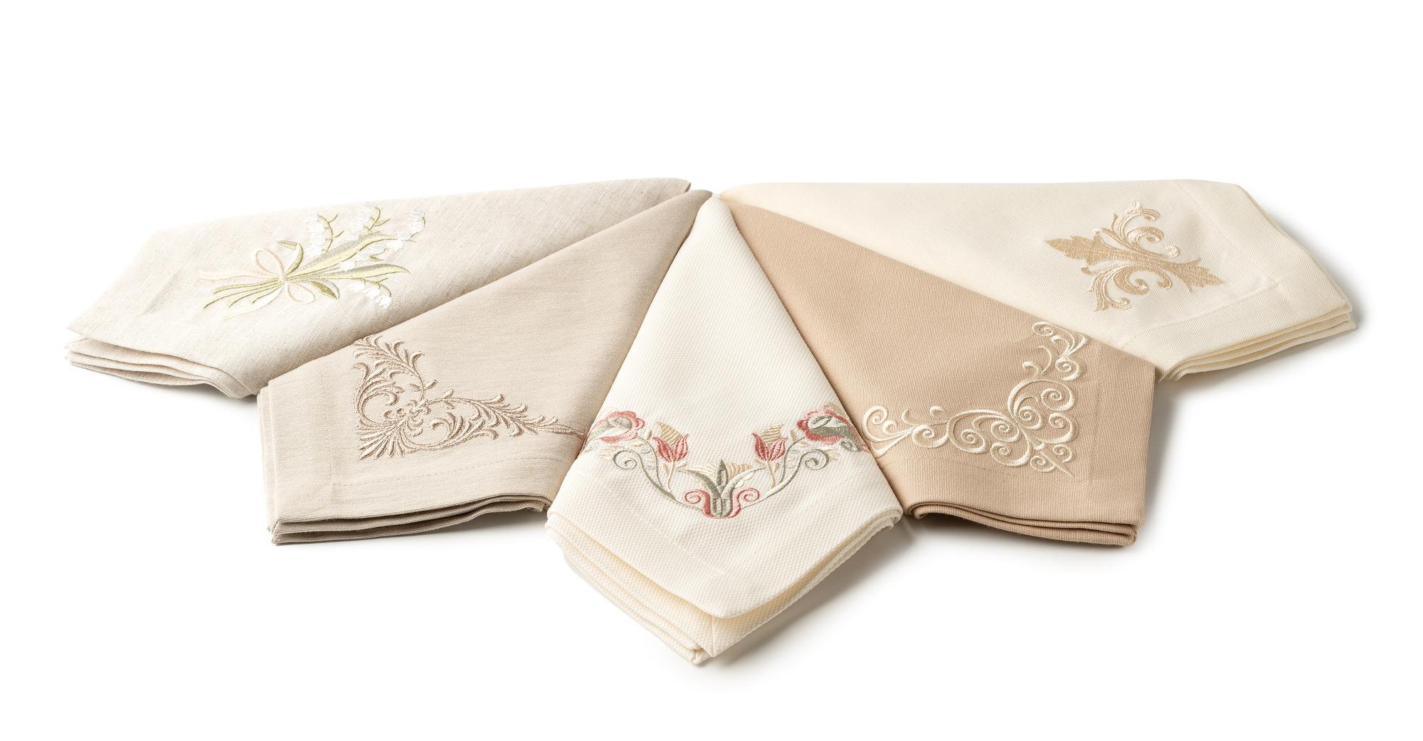 Monogrammed linen napkins set